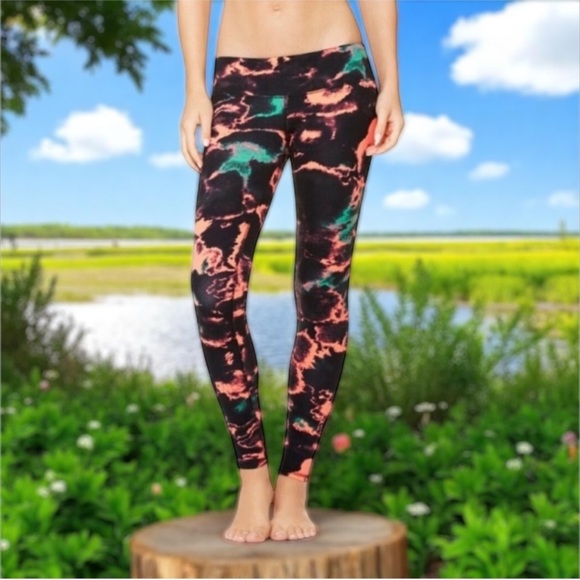 ALO Airbrush Leggings Size M Volcano Lightning - Picture 2 of 5